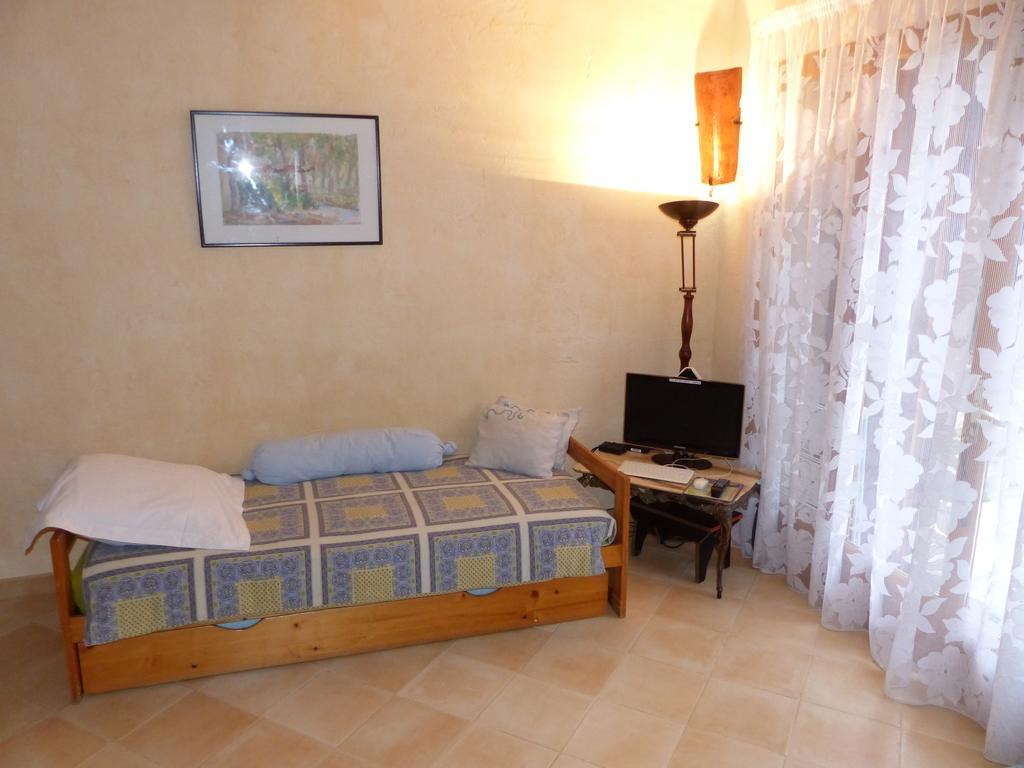 Gite La Paillote Montauroux Zimmer foto